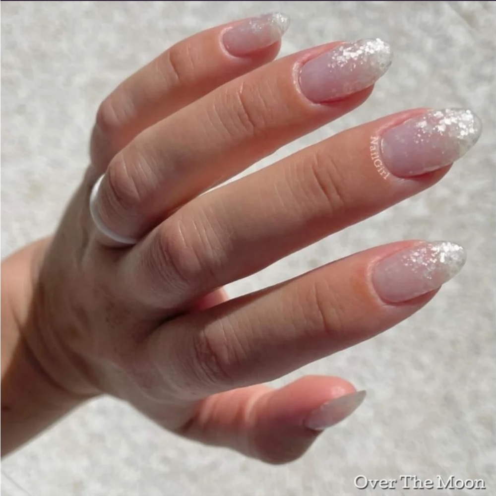 *Retired* Color Street: Over the Moon | White Glitter-Dipped Overlay Sparkle - Picture 2 of 11